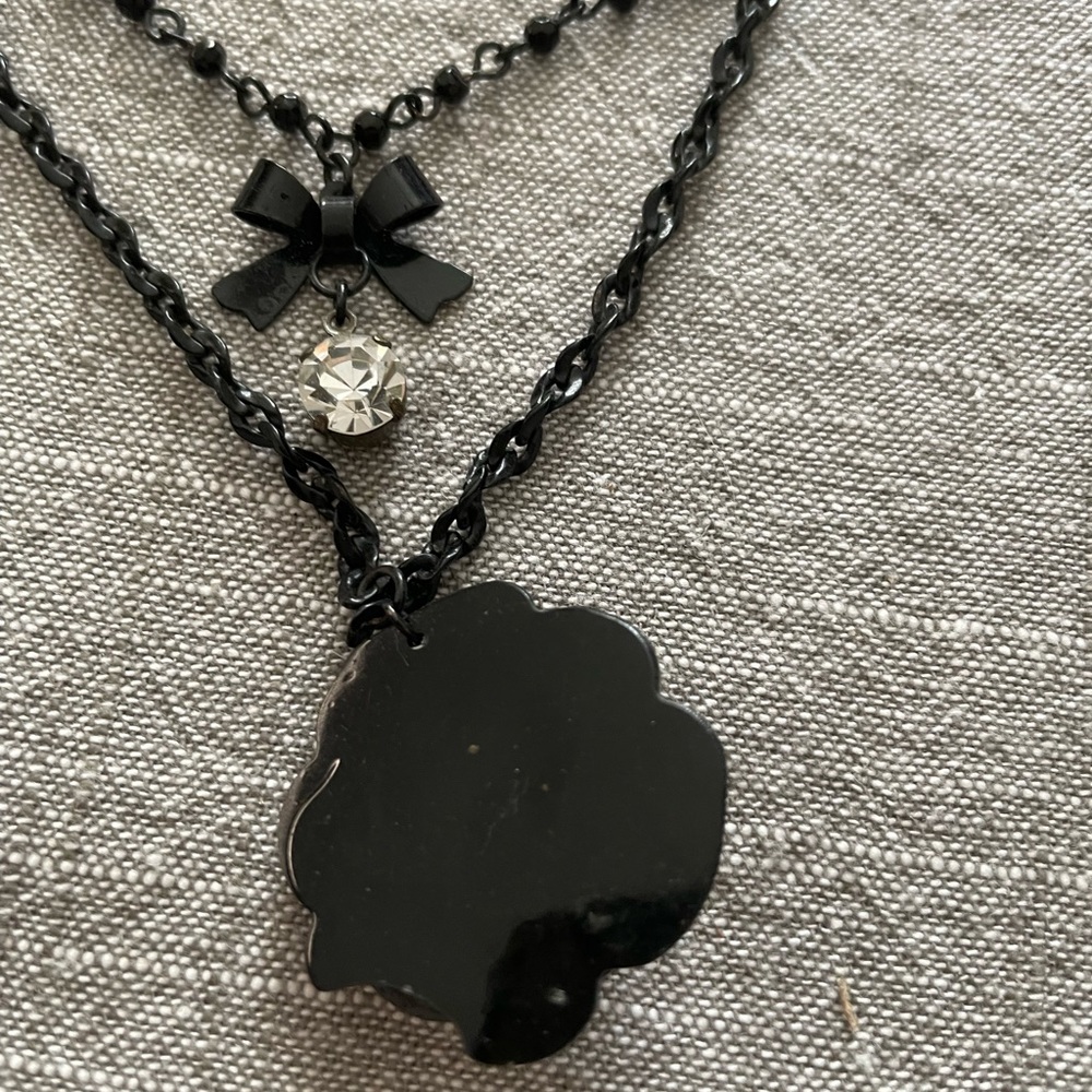 Betsey Johnson necklace - Picture 6 of 8